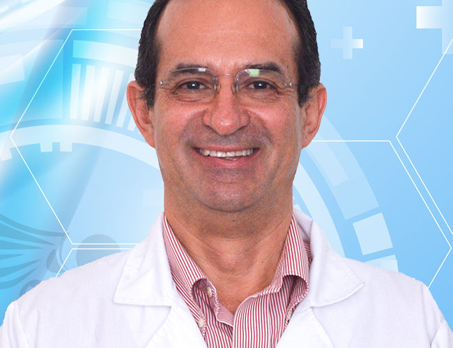 Dr. Cesar Amescua is a pain management specialist and palliative care doctor at Hospital Angeles Tijuana.